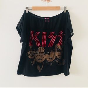 Oversized Off shoulder Kiss💋 Rock band shirt.